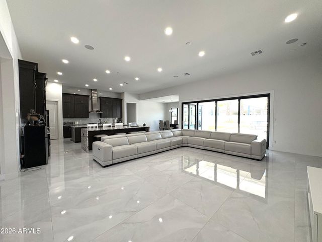 1285 E MEAD Drive, Gilbert, AZ 85298