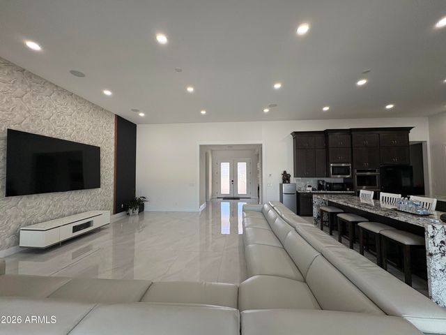 1285 E MEAD Drive, Gilbert, AZ 85298