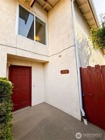 8848 Interlake Avenue N, Seattle, WA 98103