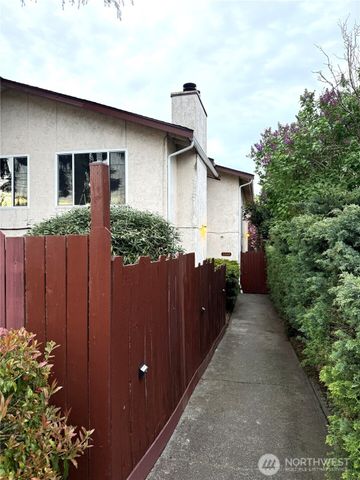 8848 Interlake Avenue N, Seattle, WA 98103