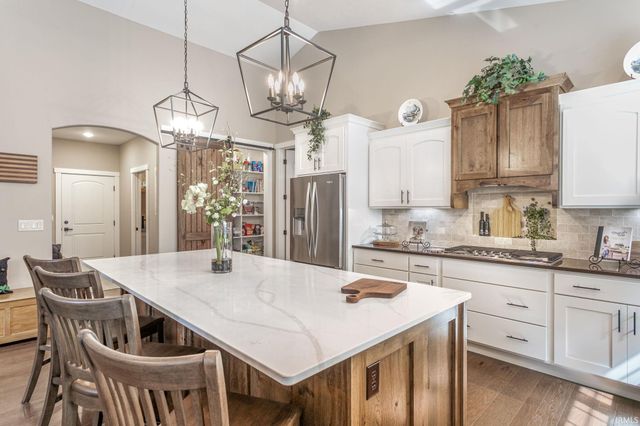 54706 Columbia Bay Drive, Osceola, IN 46561