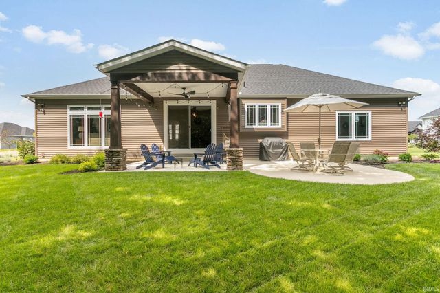 54706 Columbia Bay Drive, Osceola, IN 46561