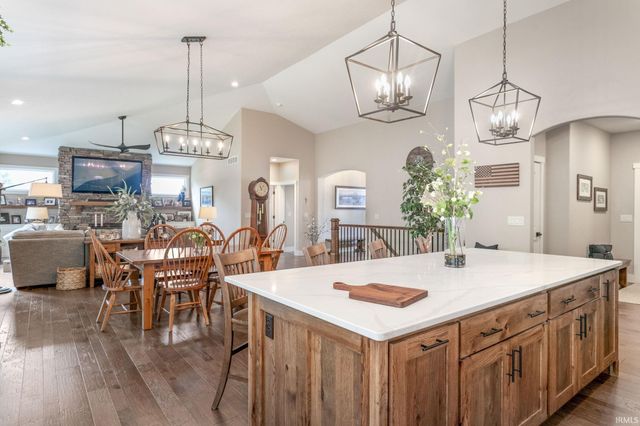 54706 Columbia Bay Drive, Osceola, IN 46561