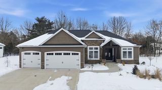 54706 Columbia Bay Drive, Osceola, IN 46561
