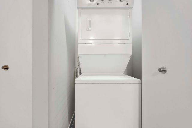 320 E 21ST Street 504, Chicago, IL 60616