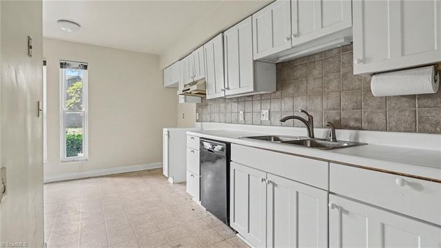 3755 Heathrow Drive, Winston-salem, NC 27127