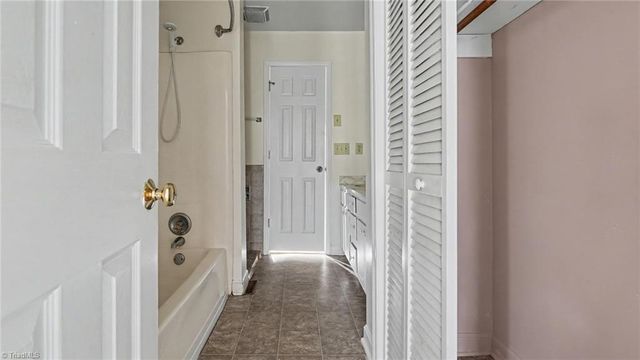 3755 Heathrow Drive, Winston-salem, NC 27127