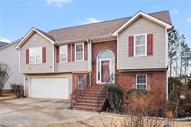 11790 Spring Lake Way, Fayetteville, GA 30215