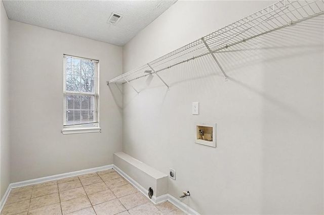 11790 Spring Lake Way, Fayetteville, GA 30215