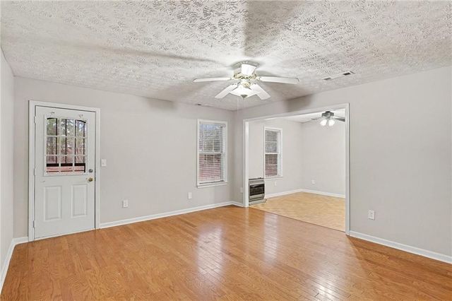 11790 Spring Lake Way, Fayetteville, GA 30215