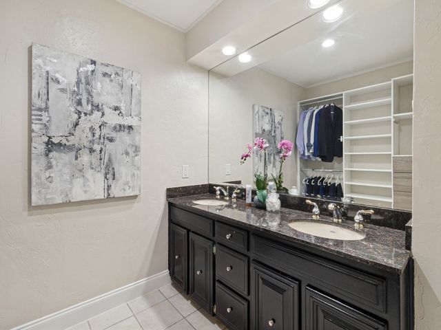 3722 Wooded Creek Drive, Farmers Branch, TX 75244