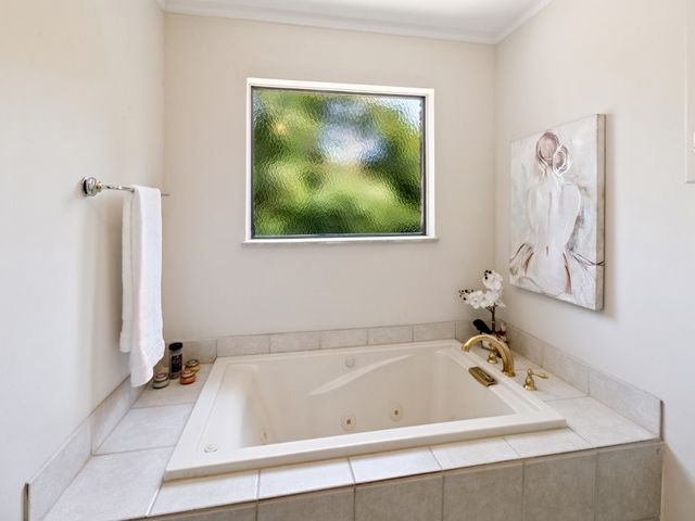 3722 Wooded Creek Drive, Farmers Branch, TX 75244