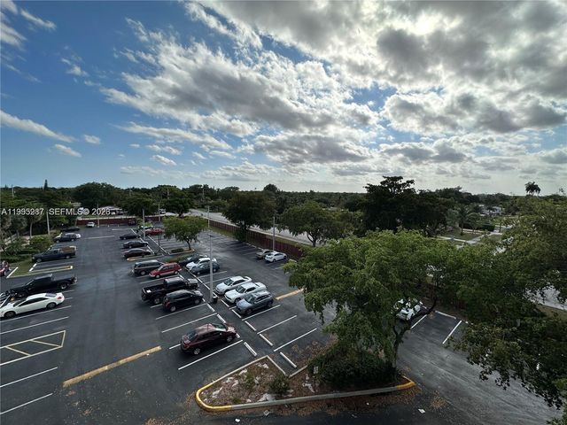 1200 NE Miami Gardens Dr 505W, Miami, FL 33179