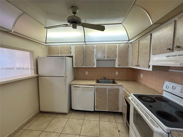 1200 NE Miami Gardens Dr 505W, Miami, FL 33179