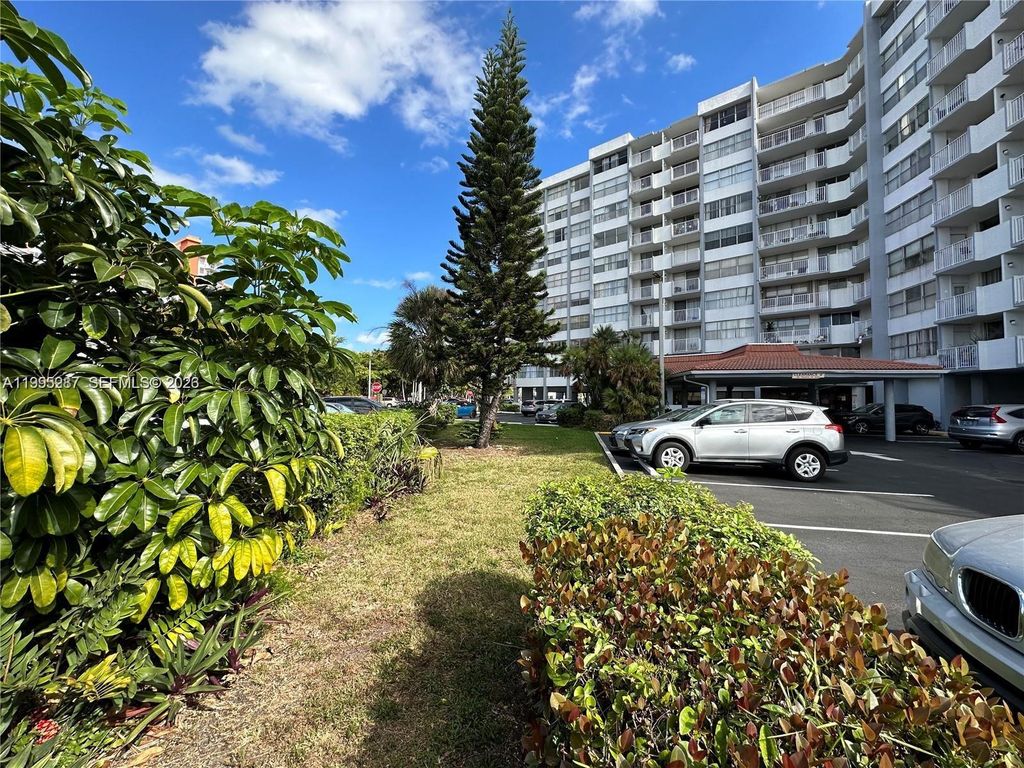 1200 NE Miami Gardens Dr 505W, Miami, FL 33179