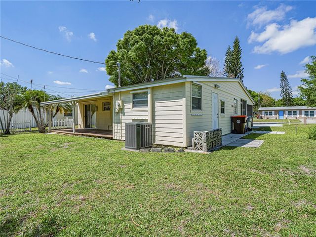 1620 5th Avenue, Vero Beach, FL 32960