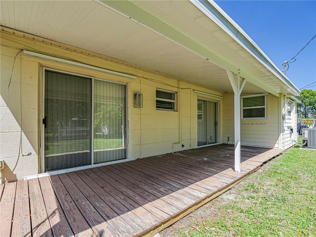 1620 5th Avenue, Vero Beach, FL 32960