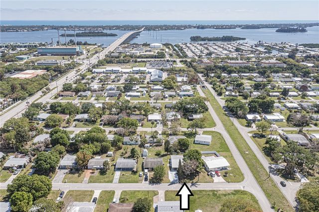 1620 5th Avenue, Vero Beach, FL 32960