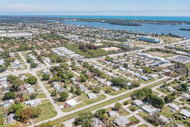 1620 5th Avenue, Vero Beach, FL 32960