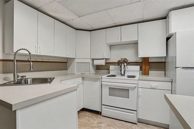 10836 Stadium Drive, Kalamazoo, MI 49009