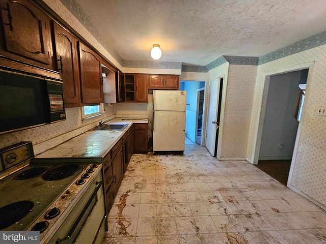 44 N BORO LINE RD, Collegeville, PA 19426
