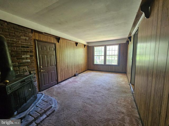 44 N BORO LINE RD, Collegeville, PA 19426