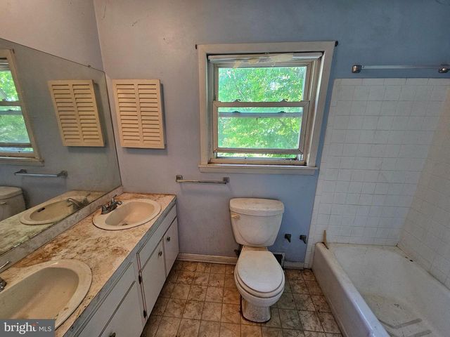 44 N BORO LINE RD, Collegeville, PA 19426