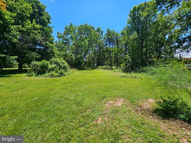 44 N BORO LINE RD, Collegeville, PA 19426