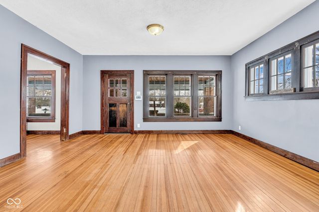 6530 Shelbyville Road, Indianapolis, IN 46237