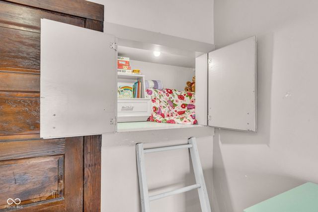 6530 Shelbyville Road, Indianapolis, IN 46237