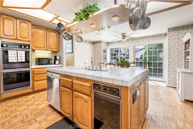 40 E Neapolitan, Long Beach, CA 90803