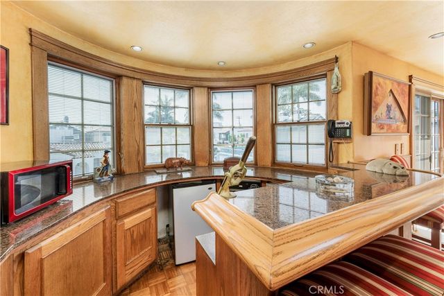 40 E Neapolitan, Long Beach, CA 90803