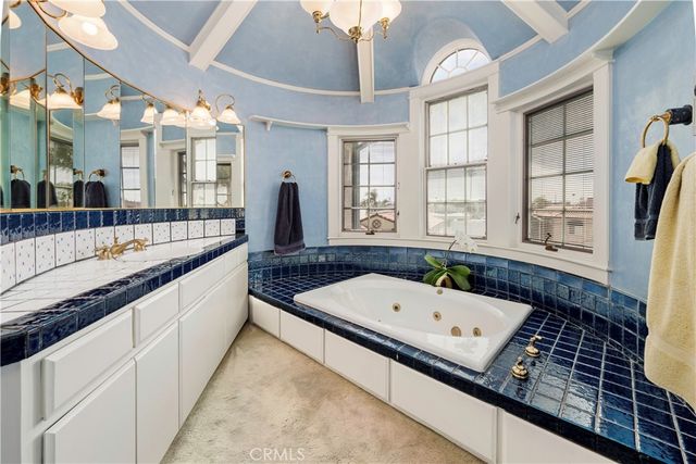 40 E Neapolitan, Long Beach, CA 90803