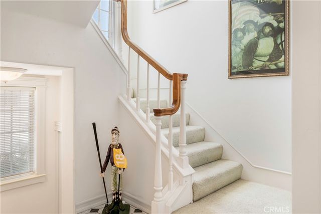 40 E Neapolitan, Long Beach, CA 90803