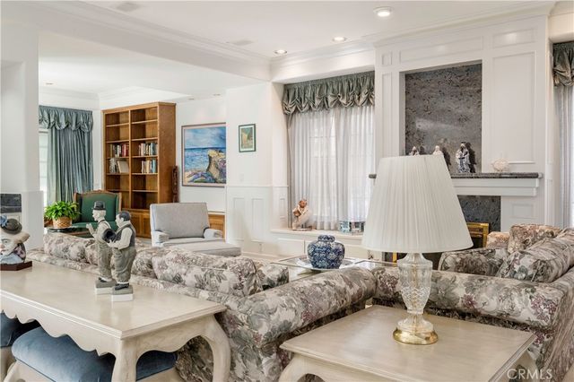 40 E Neapolitan, Long Beach, CA 90803