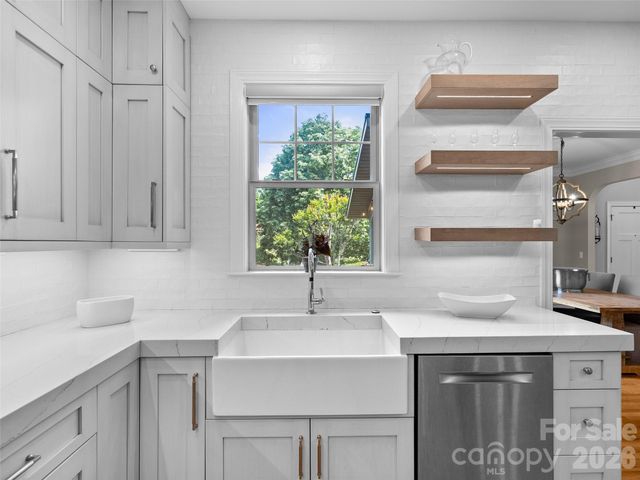 1066 Columbine Road, Asheville, NC 28803