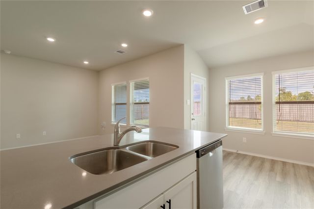 217 Rockbridge Drive, Huntsville, TX 77340