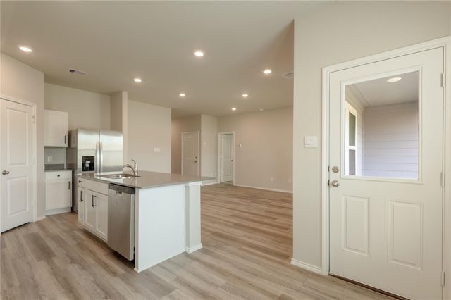 217 Rockbridge Drive, Huntsville, TX 77340