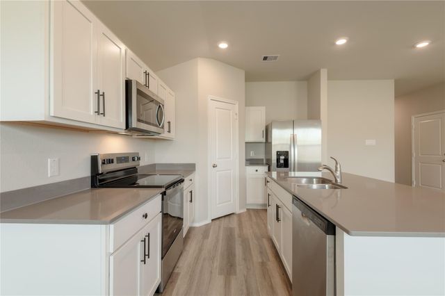 217 Rockbridge Drive, Huntsville, TX 77340