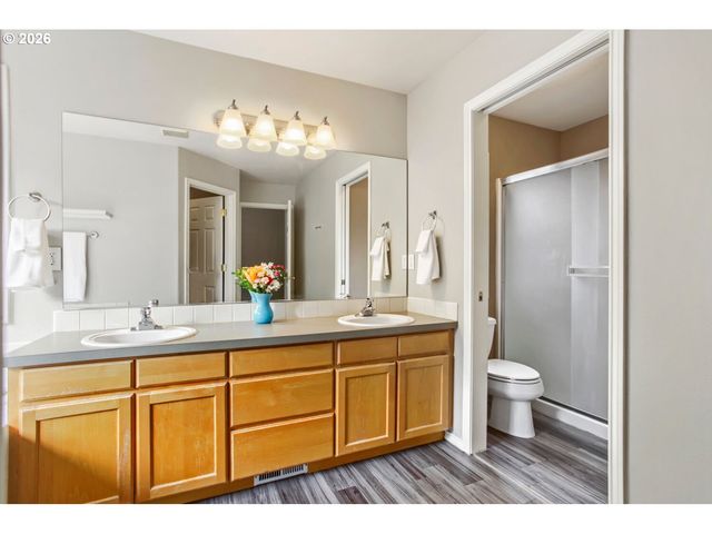 2620 Nw 19TH Cir, Camas, WA 98607