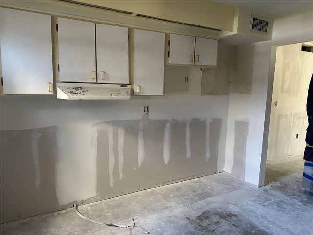 5228 CYPRESS CREEK DRIVE 105, Orlando, FL 32811