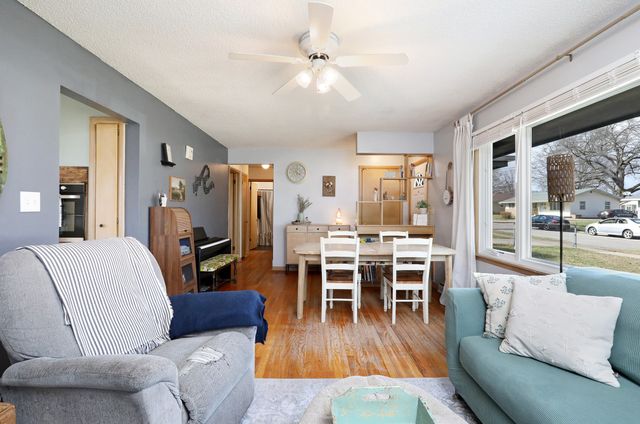 2718 Dosh Road, Des Moines, IA 50310