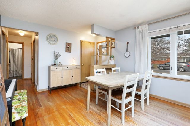 2718 Dosh Road, Des Moines, IA 50310