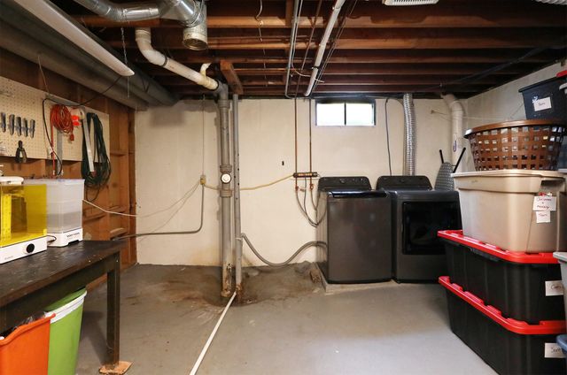 2718 Dosh Road, Des Moines, IA 50310