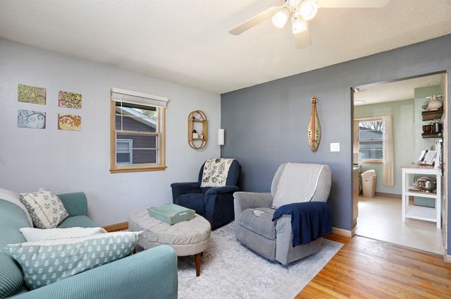 2718 Dosh Road, Des Moines, IA 50310