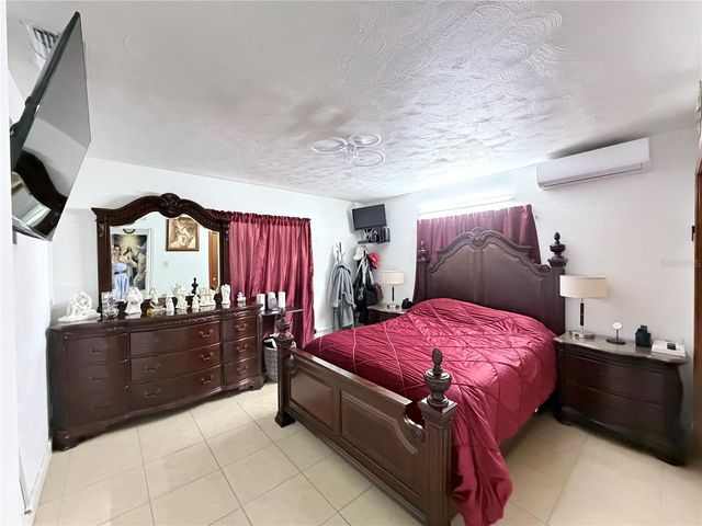 1508 W KNOLLWOOD STREET, Tampa, FL 33604