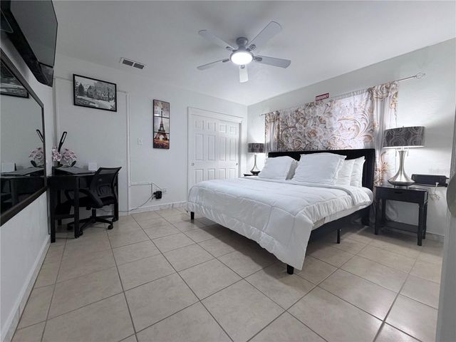 1508 W KNOLLWOOD STREET, Tampa, FL 33604