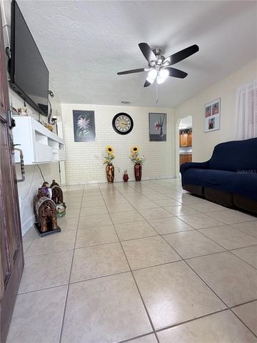 1508 W KNOLLWOOD STREET, Tampa, FL 33604