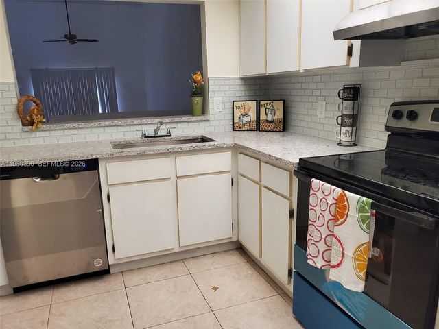 4206 SW 87th Ter 4206, Davie, FL 33328