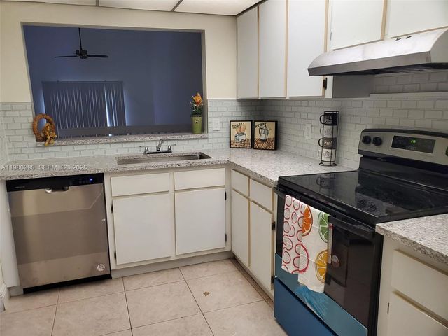 4206 SW 87th Ter 4206, Davie, FL 33328